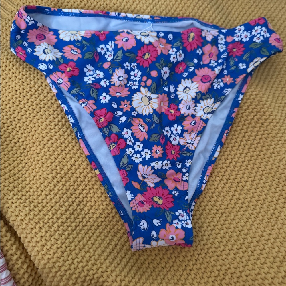Cupshe Floral Bikini Bottom - Blue and Pink